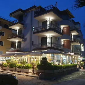 Hotel Dollari Kryemëdhej